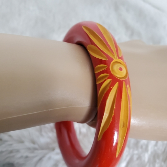 Vintage Jewelry | Vintage Carved Red Yellow Bakelite Bangle Bracelet ...